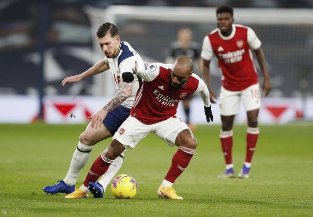  热刺中场悍将霍伊别尔红牌停赛  